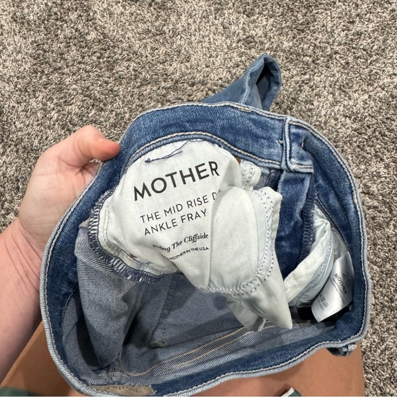 MOTHER Mid Rise Dazzler Ankle Fray Sz 25 - Picture 6 of 6